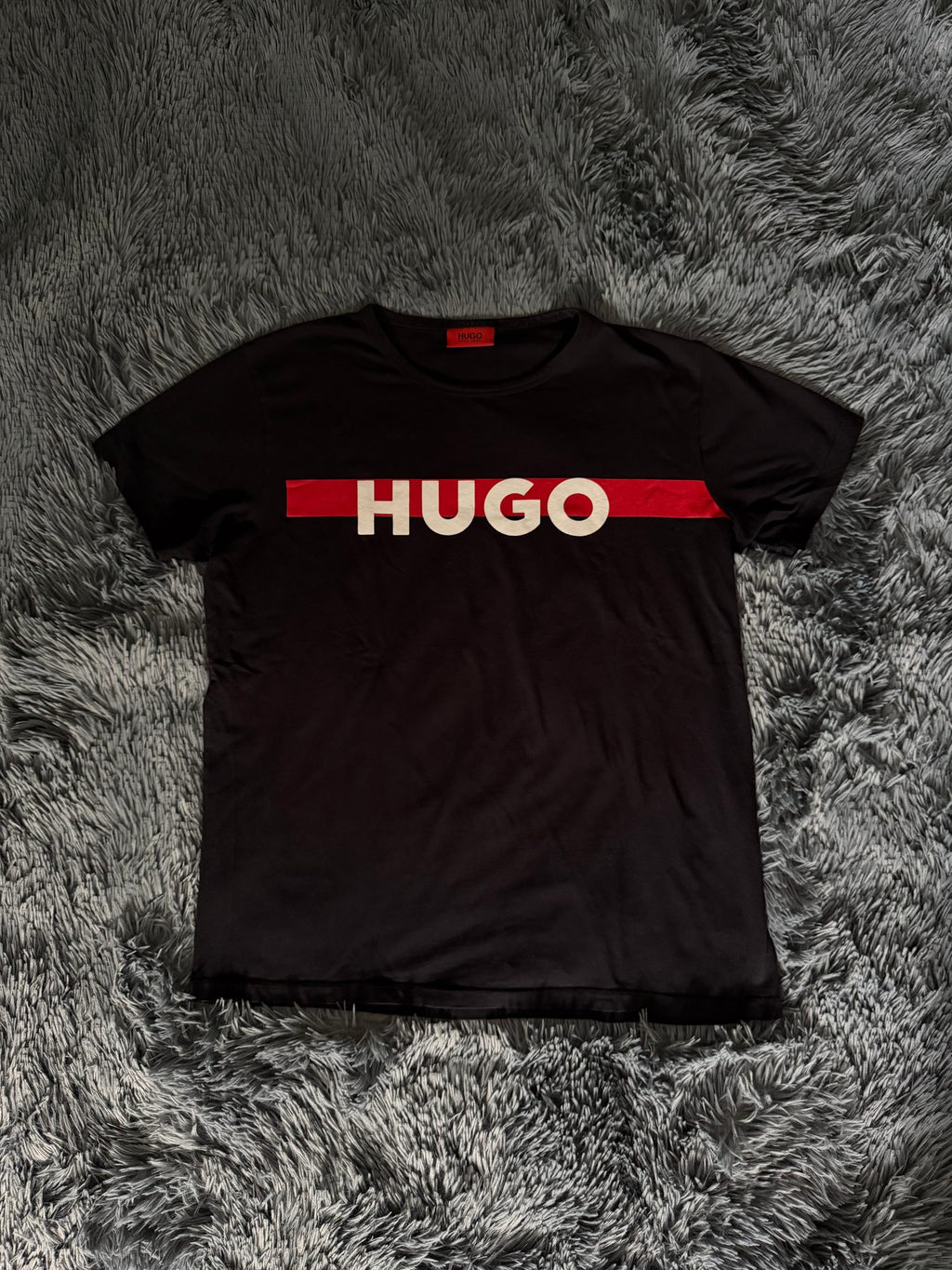 Μπλούζα Hugo Boss μαύρη, μπροστινή όψη, καλή κατάσταση