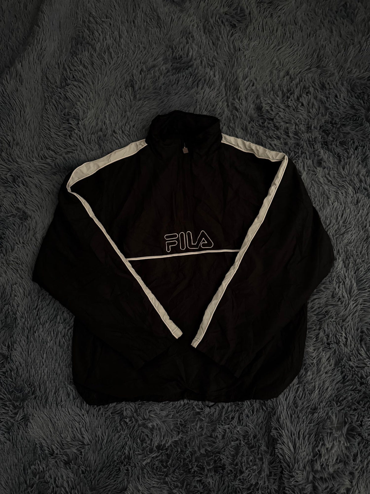Μπουφάν Fila αντιανεμικό vintage μαύρο, μπροστινή όψη, καλή κατάσταση