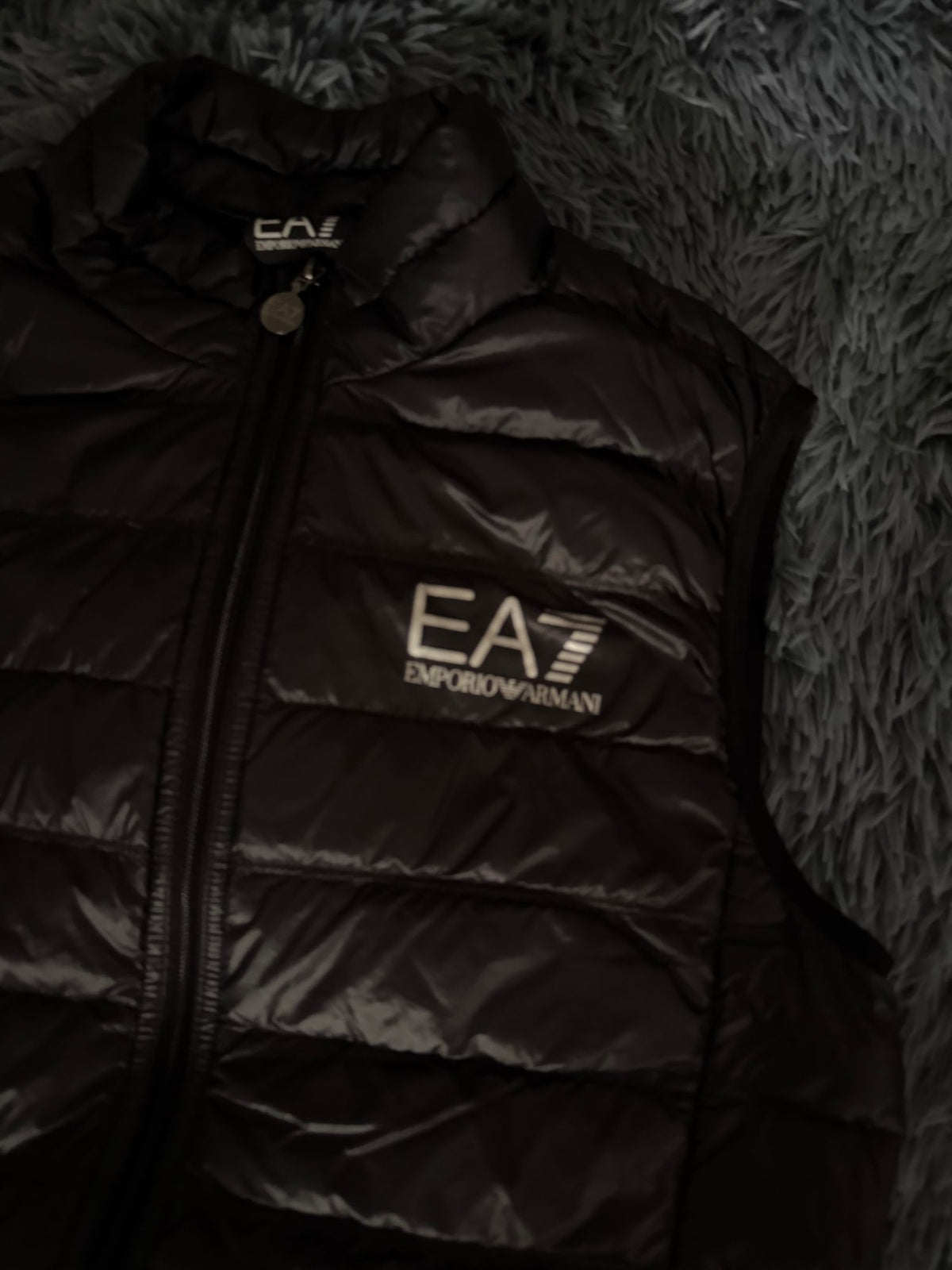 Αμάνικο EA7 μπουφάν puffer Emporio Armani μαύρο, φωτογραφία 2
