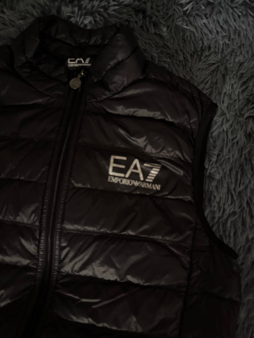 Αμάνικο EA7 μπουφάν puffer Emporio Armani μαύρο, φωτογραφία 2