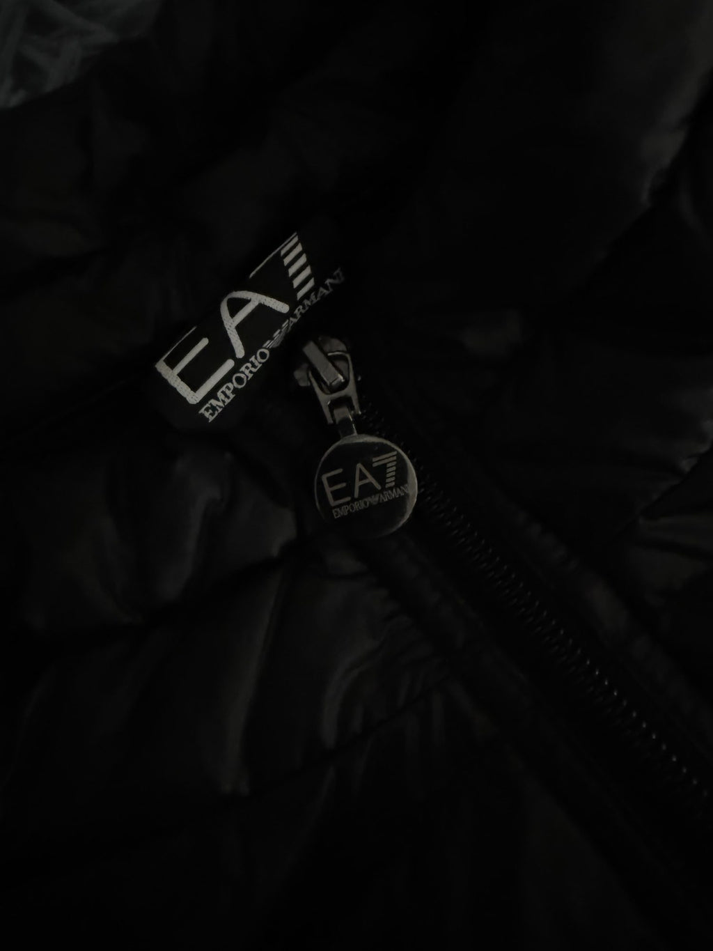 Αμάνικο EA7 μπουφάν puffer Emporio Armani μαύρο, φωτογραφία 5