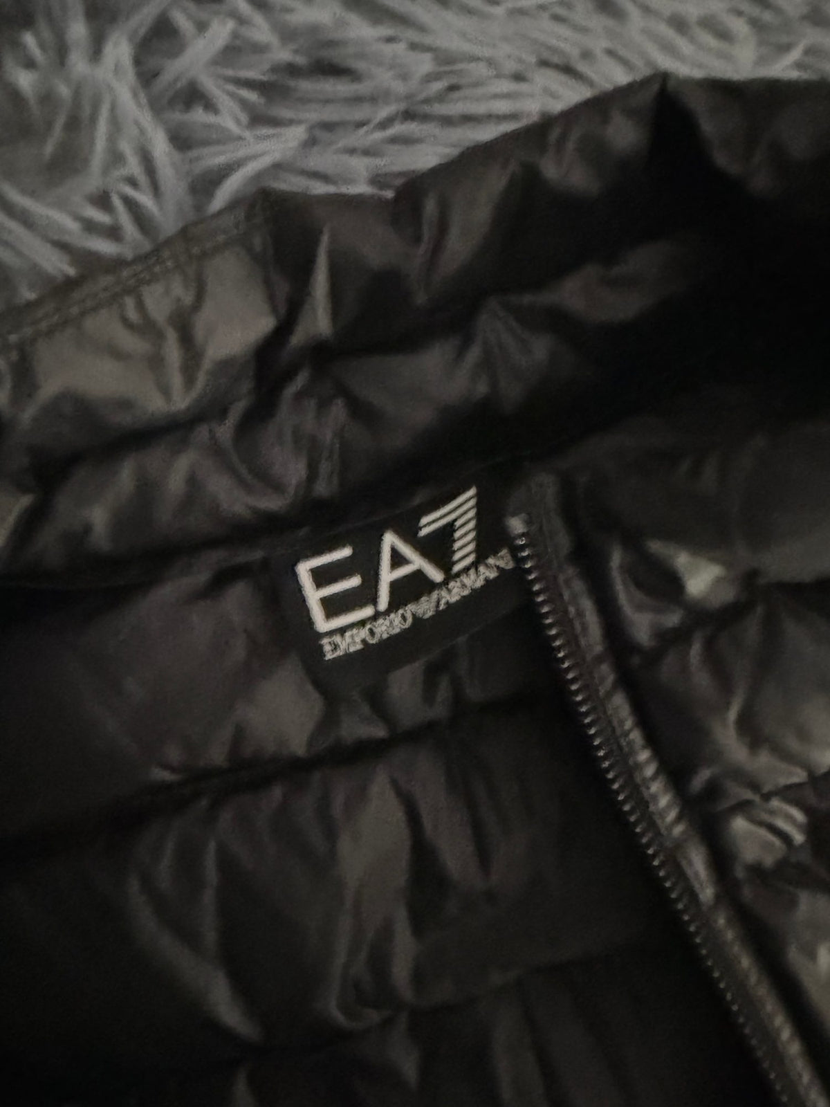 Αμάνικο EA7 μπουφάν puffer Emporio Armani μαύρο, φωτογραφία 6