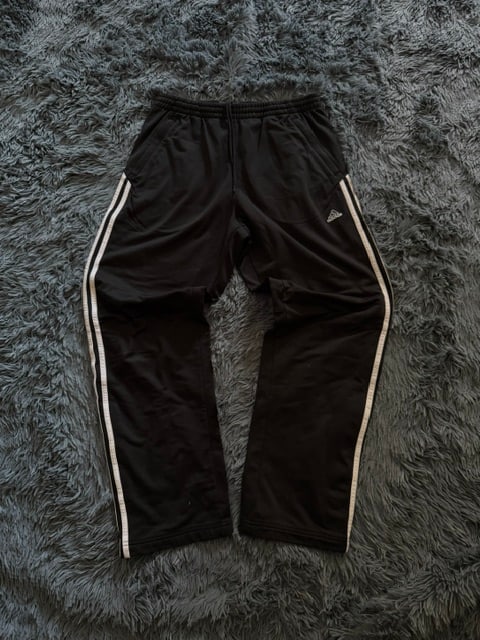 Παντελόνι φόρμας Adidas μαύρο ίσιο, μπροστινή όψη, άριστη κατάσταση
