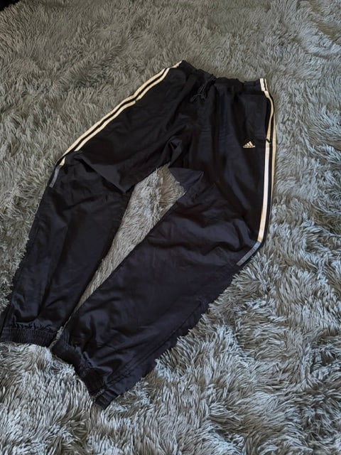Παντελόνι φόρμας Adidas μαύρο με λευκές ρίγες, φωτογραφία 2