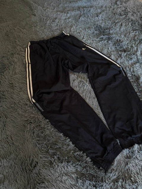 Παντελόνι φόρμας Adidas μαύρο με λευκές ρίγες, φωτογραφία 3