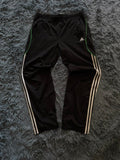 Παντελόνι φόρμας Adidas μαύρο με πράσινες ρίγες, μπροστινή όψη, άριστη κατάσταση