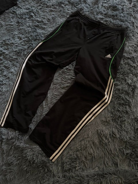 Παντελόνι φόρμας Adidas μαύρο με πράσινες ρίγες, φωτογραφία 3