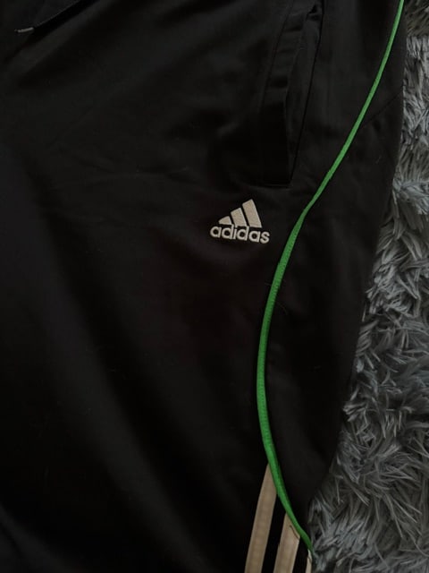 Παντελόνι φόρμας Adidas μαύρο με πράσινες ρίγες, φωτογραφία 4