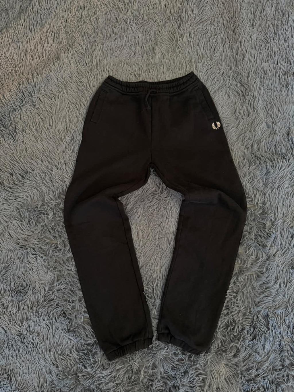 Παντελόνι φόρμας Fred Perry μαύρο, μπροστινή όψη, καλή κατάσταση
