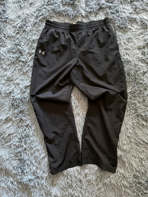 Παντελόνι φόρμας Under Armour μαύρο, μπροστινή όψη, άριστη κατάσταση