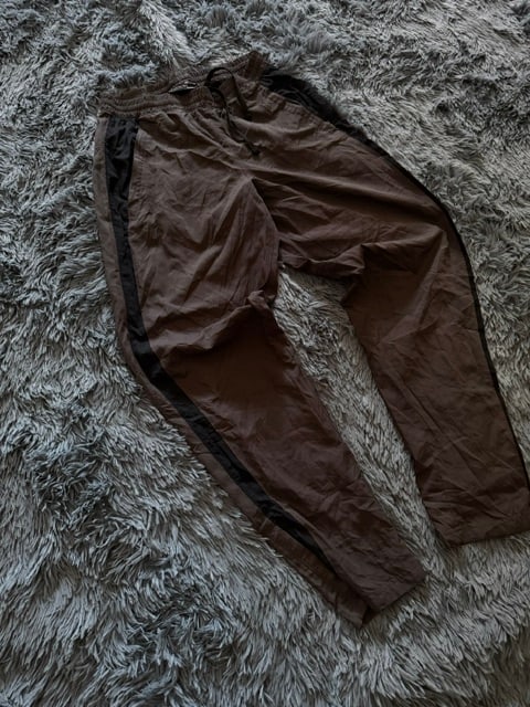 Παντελόνι φόρμας Under Armour καφέ, φωτογραφία 3